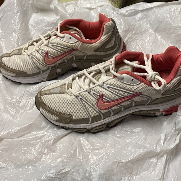Nike Women’s Running Shoes size 10 - Picture 2 of 6